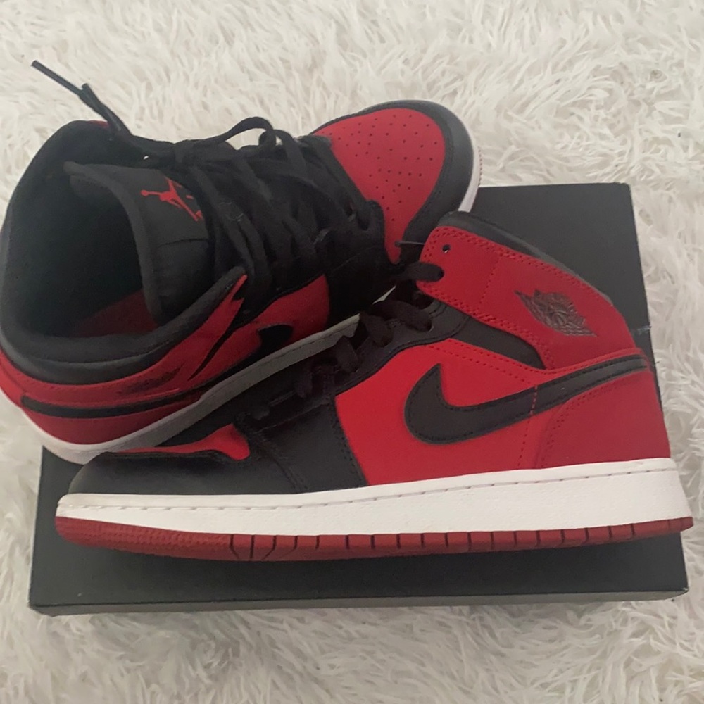Air Jordan 1 Retro Mid GS “ gym red “